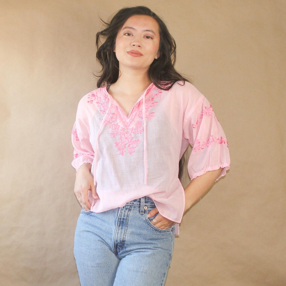 (58) vtg 1970s embroidered pink hippie blouse